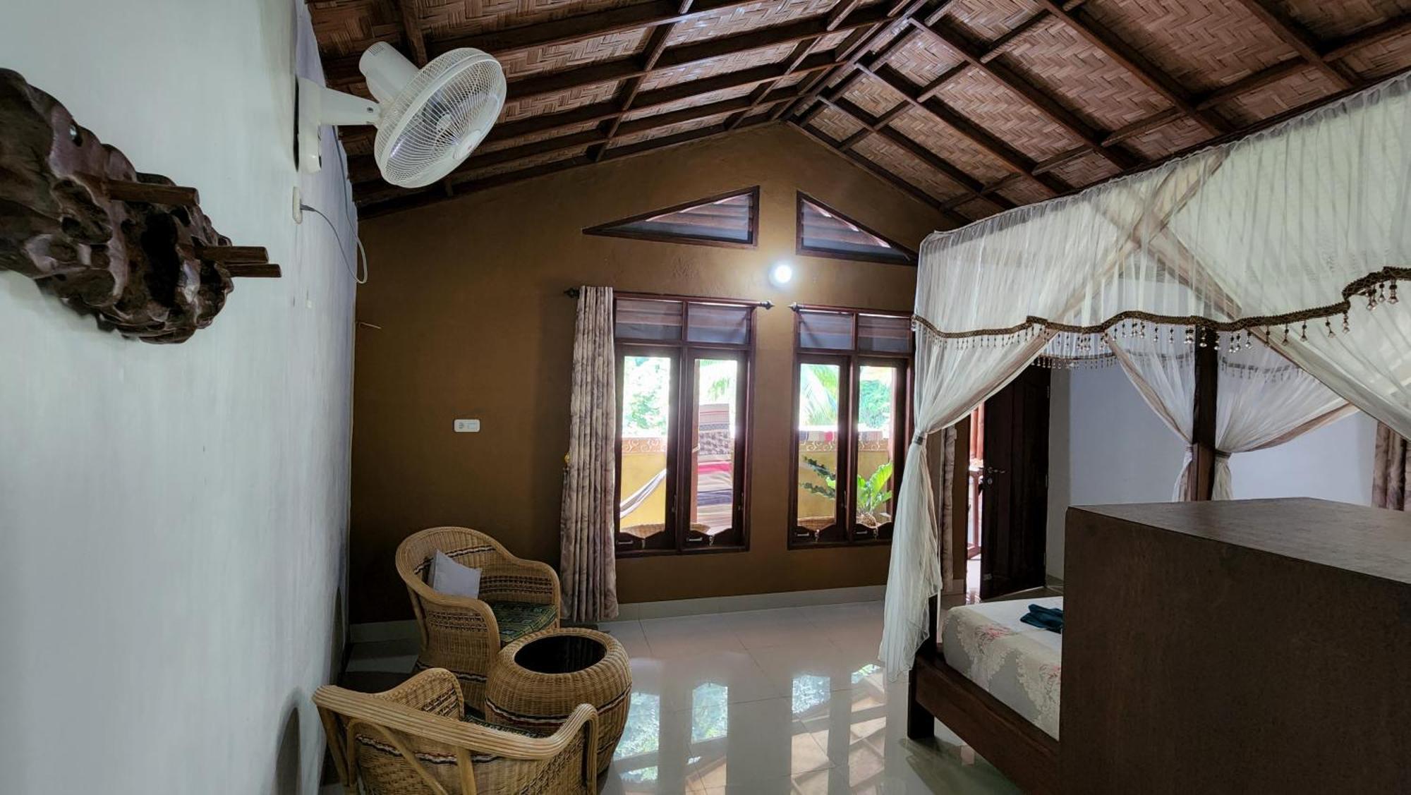 Sam'S Bungalows And Treks Букит-Лаванг Экстерьер фото