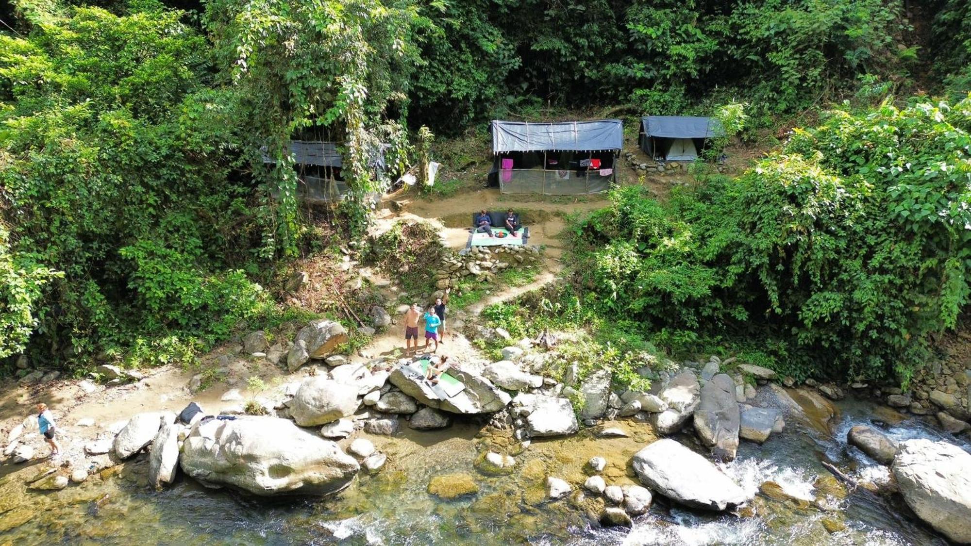 Sam'S Bungalows And Treks Букит-Лаванг Экстерьер фото