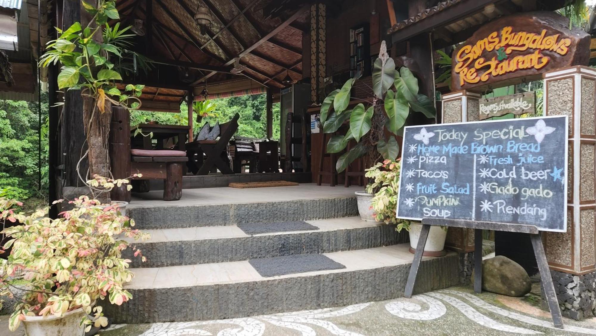 Sam'S Bungalows And Treks Букит-Лаванг Экстерьер фото