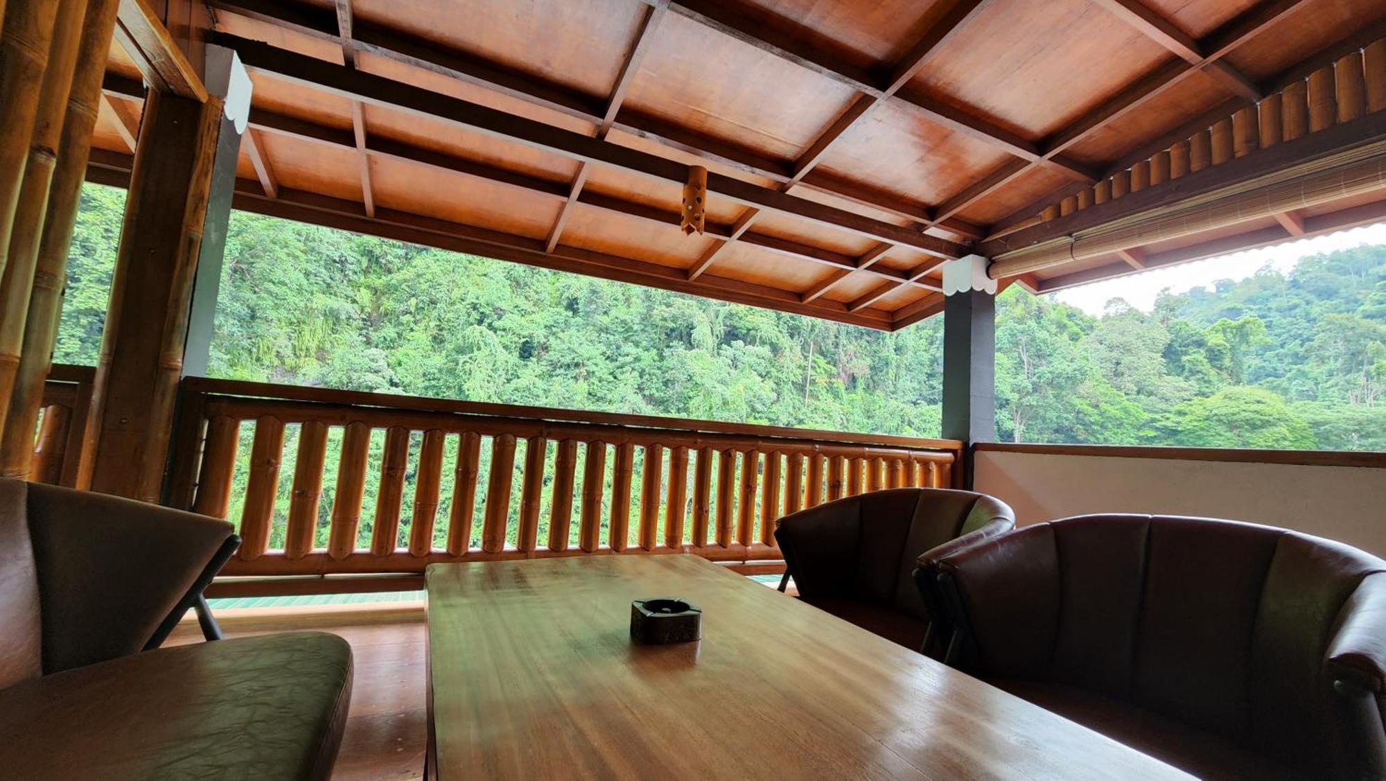 Sam'S Bungalows And Treks Букит-Лаванг Экстерьер фото