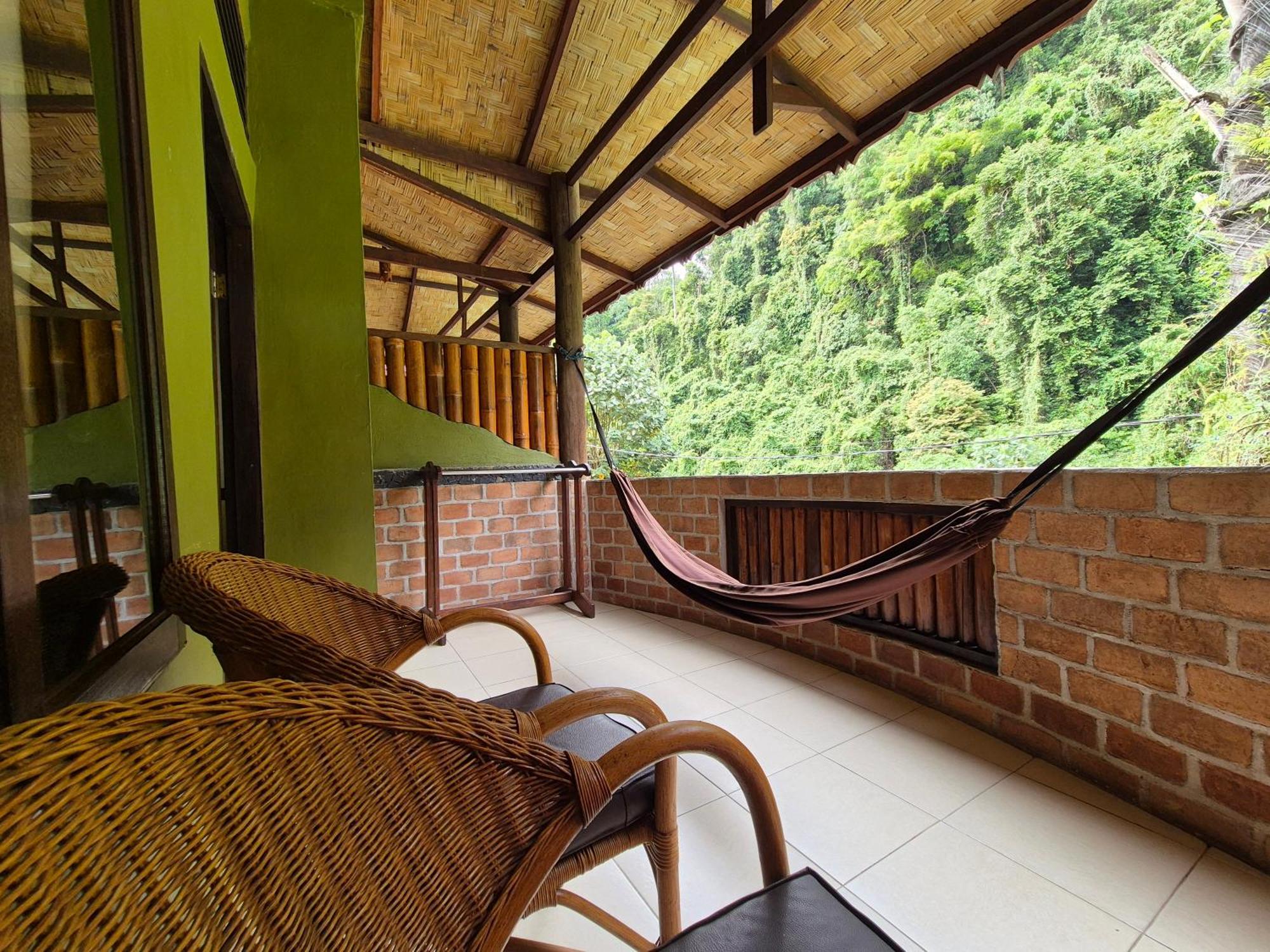 Sam'S Bungalows And Treks Букит-Лаванг Экстерьер фото