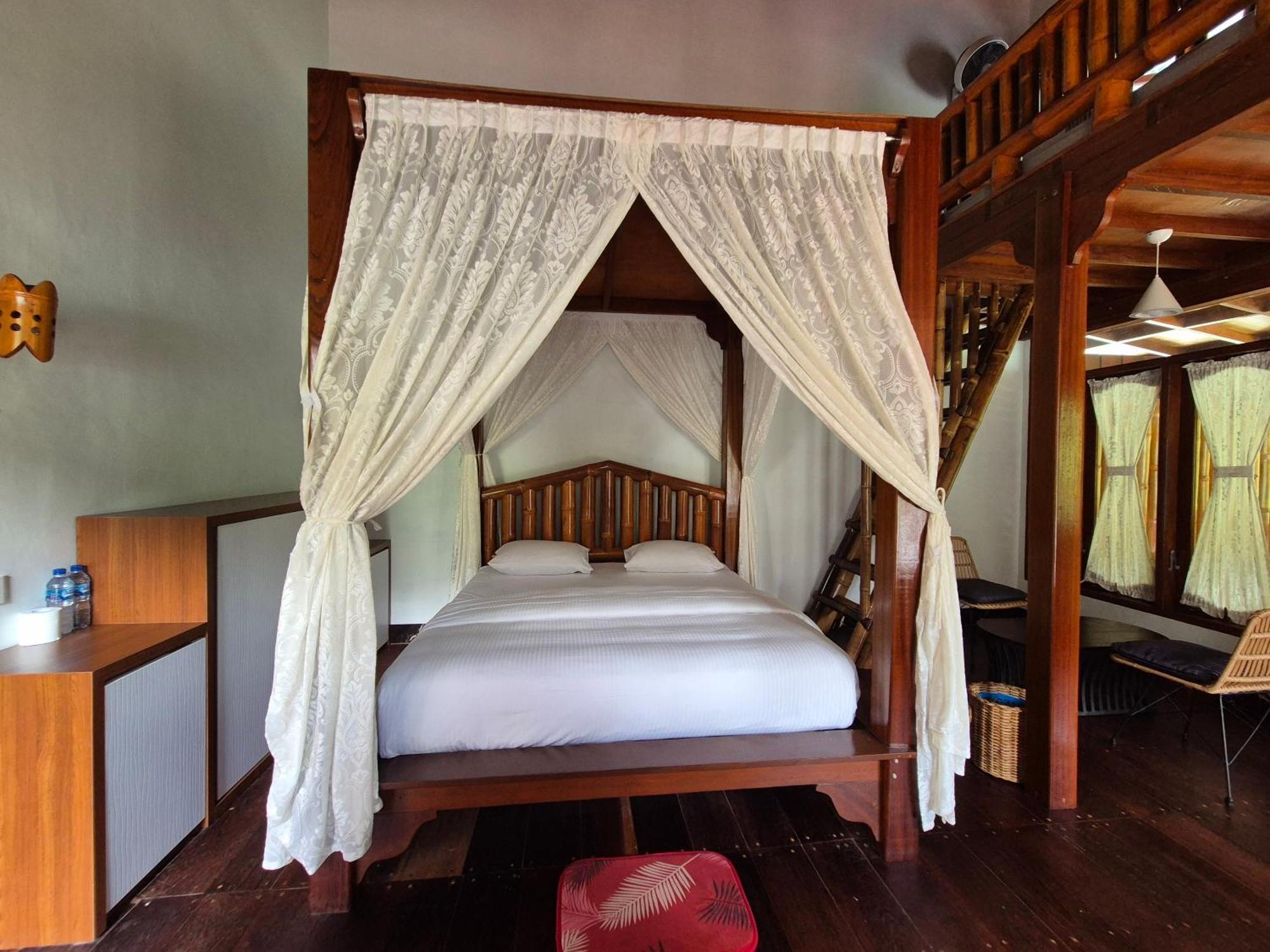 Sam'S Bungalows And Treks Букит-Лаванг Экстерьер фото
