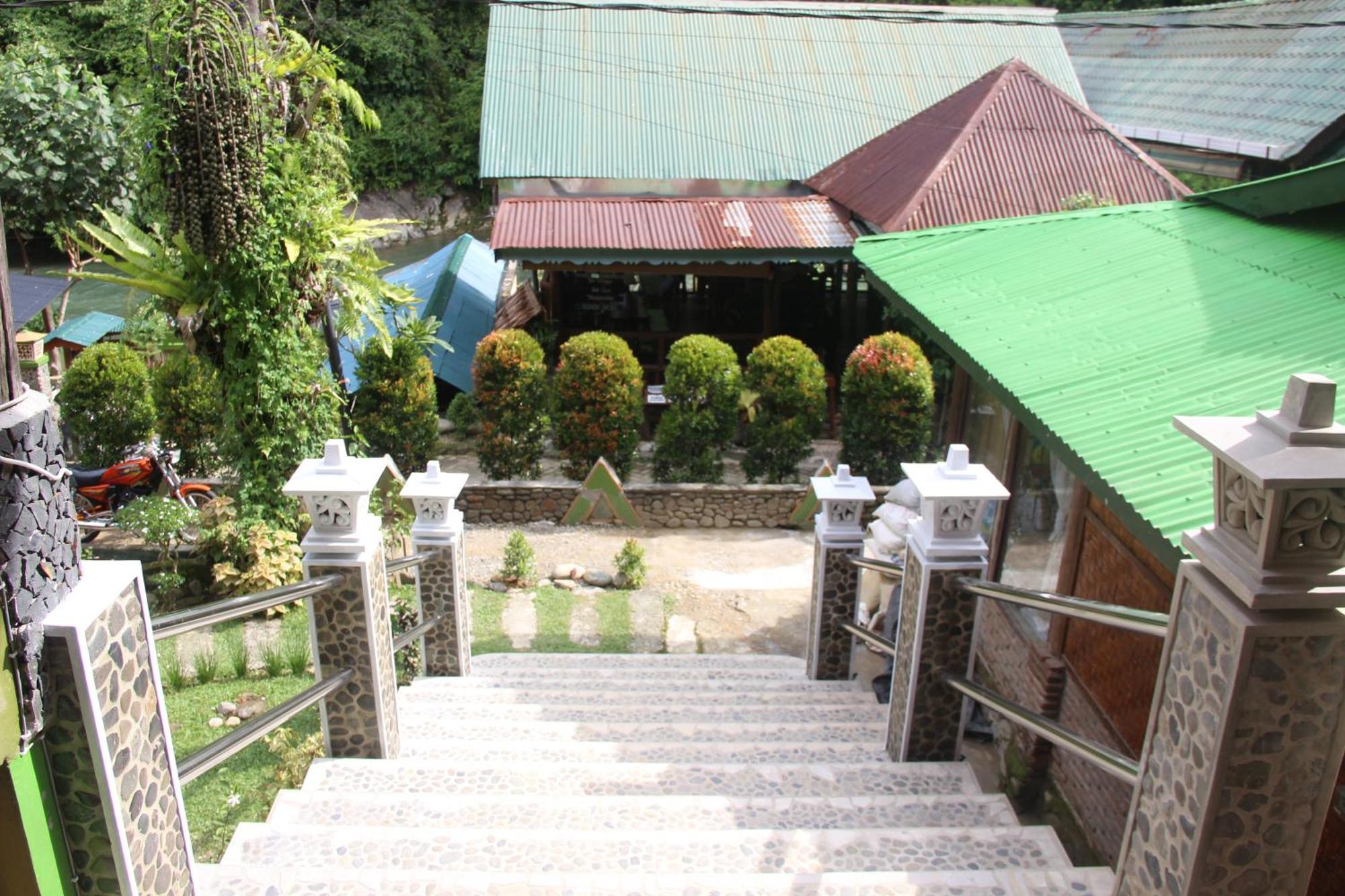 Sam'S Bungalows And Treks Букит-Лаванг Экстерьер фото