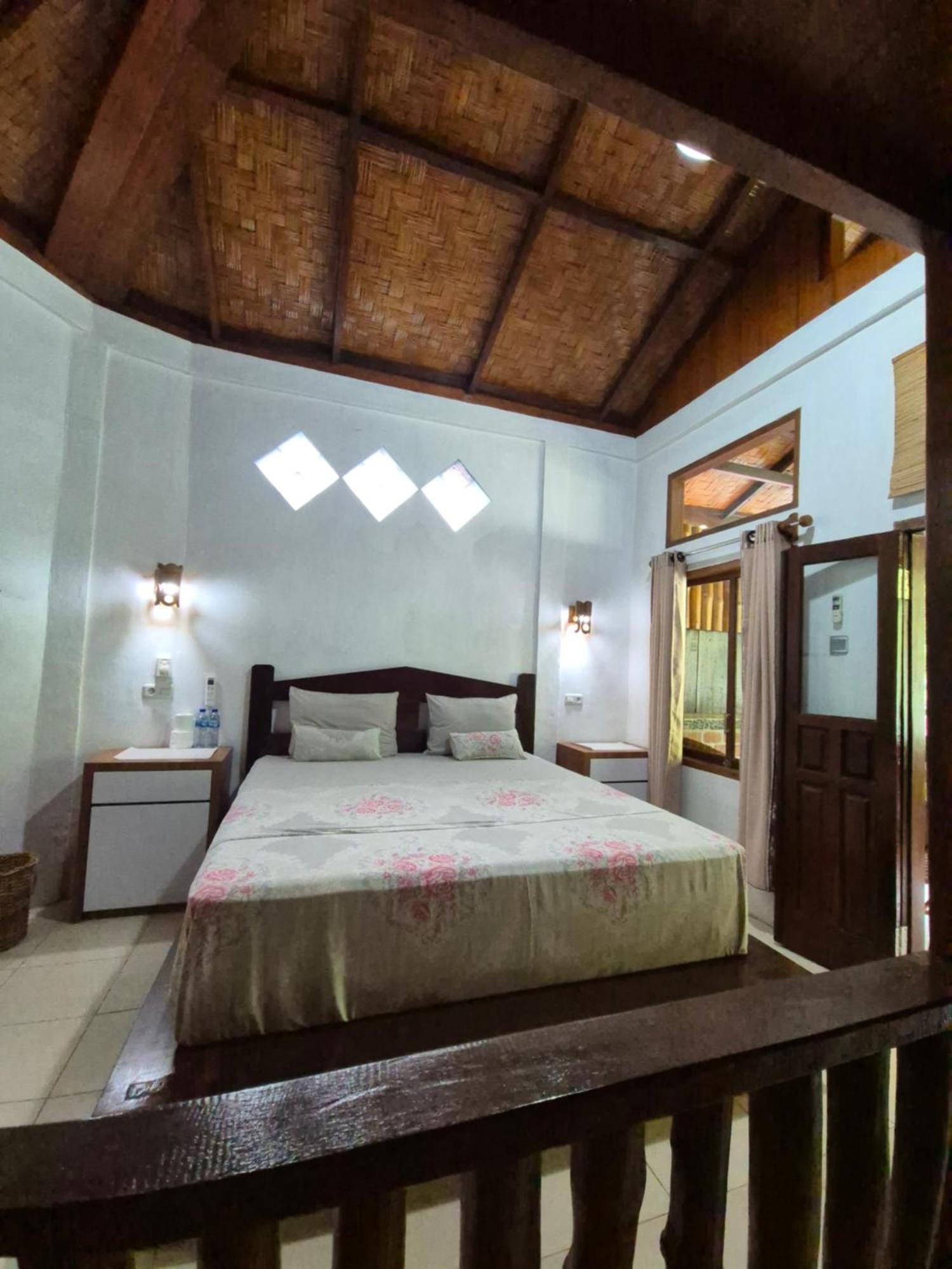 Sam'S Bungalows And Treks Букит-Лаванг Экстерьер фото