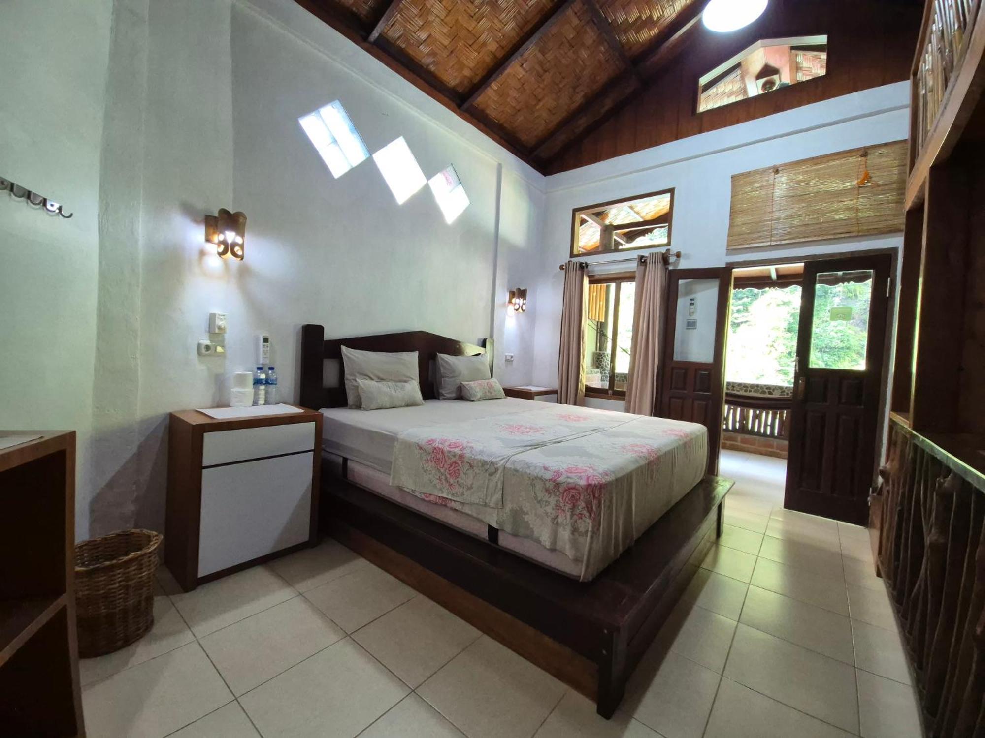 Sam'S Bungalows And Treks Букит-Лаванг Экстерьер фото