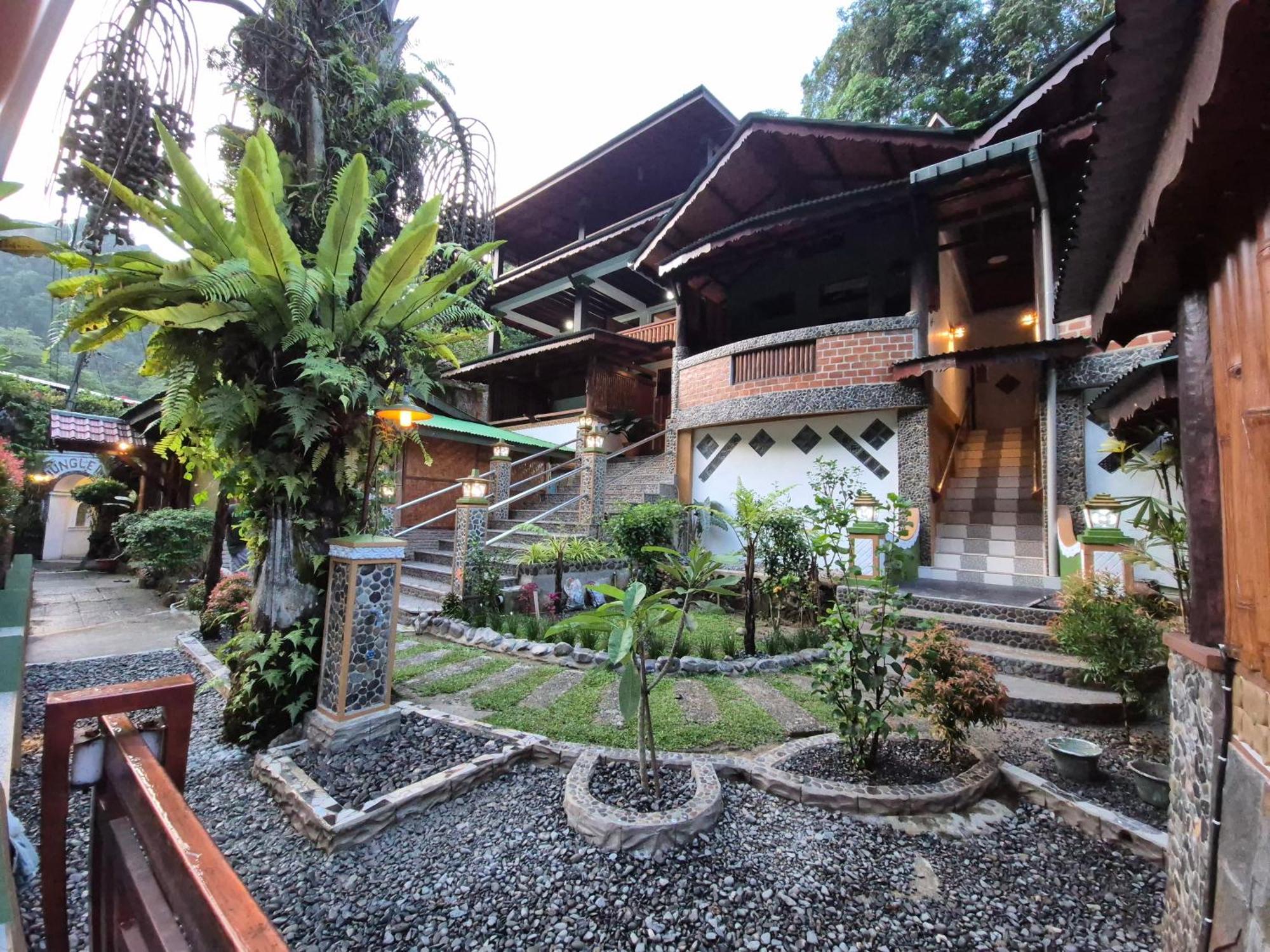 Sam'S Bungalows And Treks Букит-Лаванг Экстерьер фото